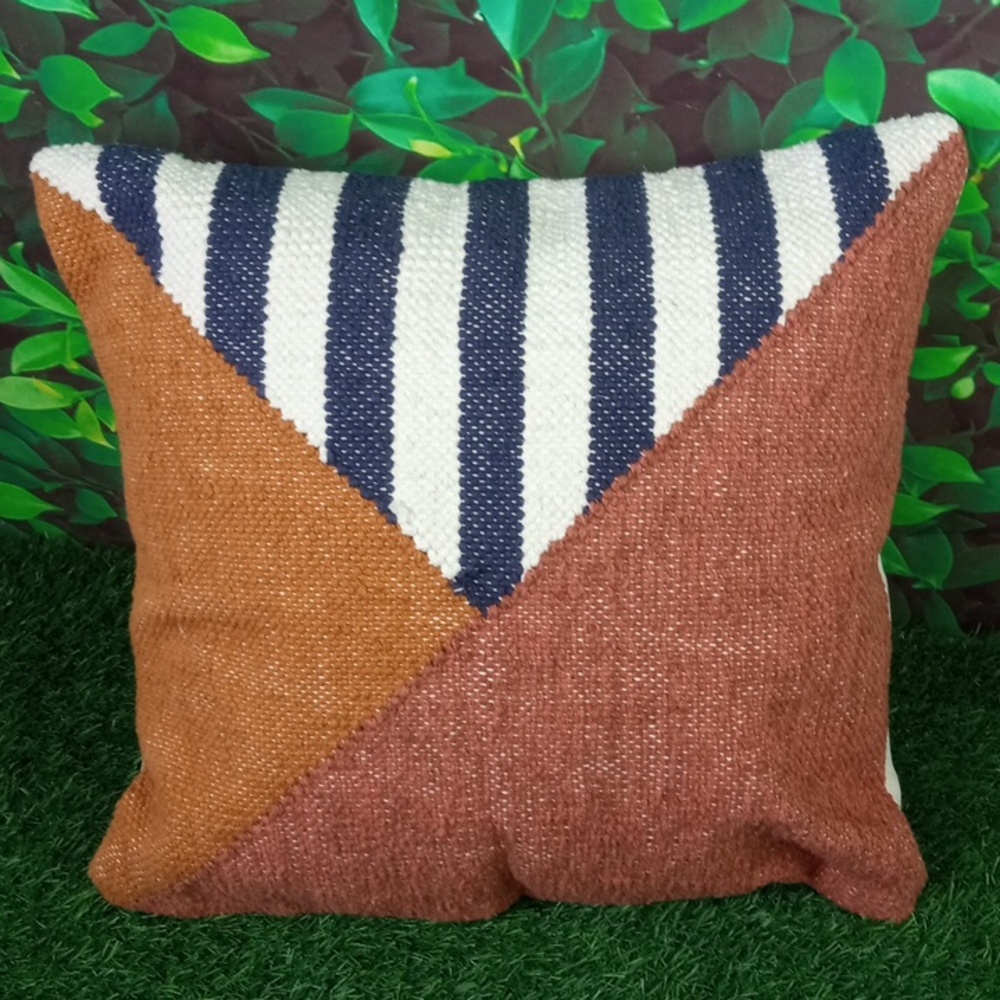 🏠 Merchant 41 Throw Pillow